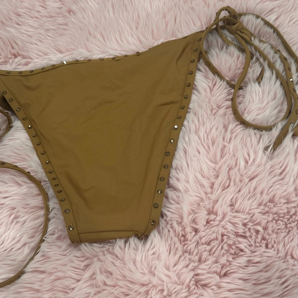 SKIMS BIKINI BOTTOM LARGE ALMOND RHINESTONE STUDDED SUMMER SWIMWEAR‎ VACATION